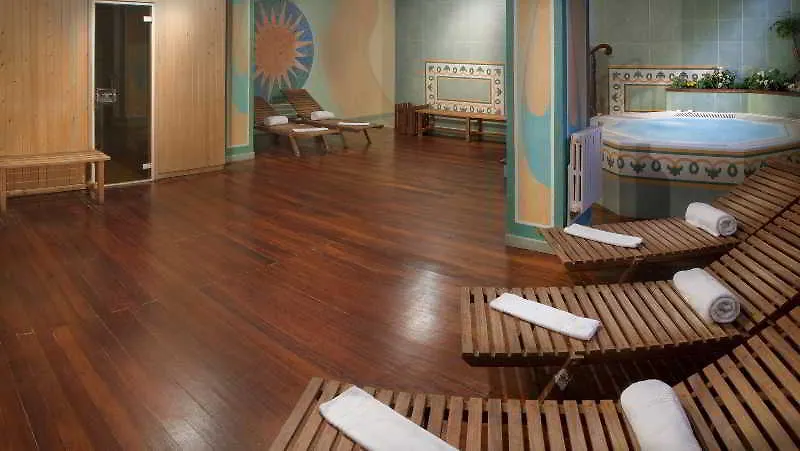 קמברילס Monica Hotel