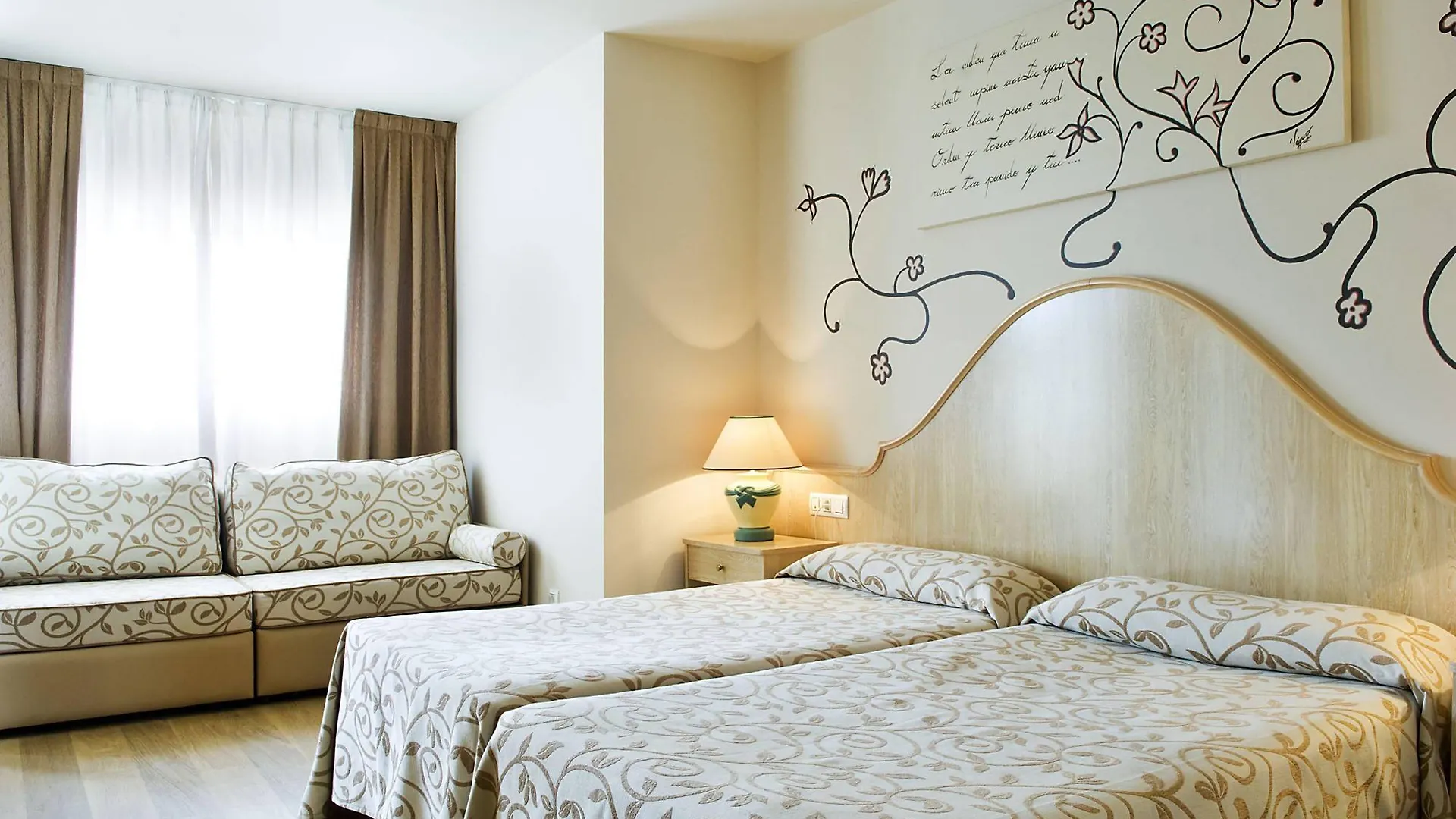 ****  Monica Hotel Cambrils Spanien