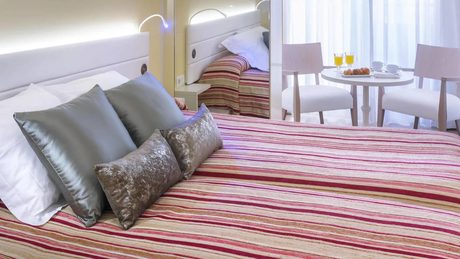 Monica Hotel Cambrils