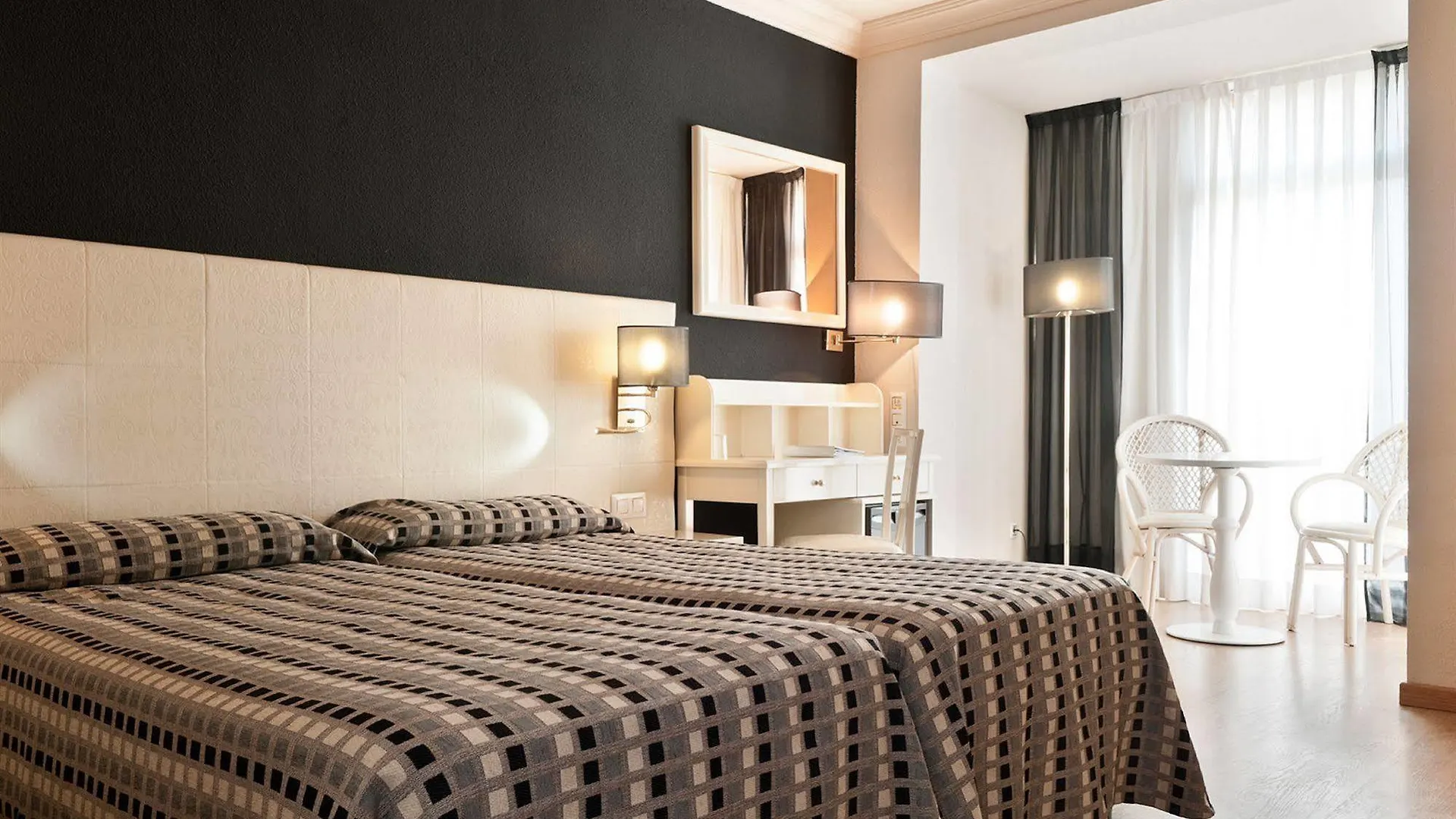 Monica Hotel Cambrils